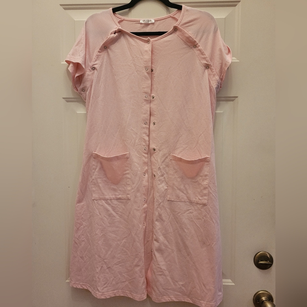 Hospital style gown, pink, small, snap down, sleeve snaps